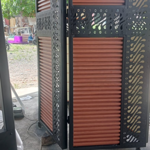 PAGAR MOTIF BESI PVC Rp 1.250.000/Meter
